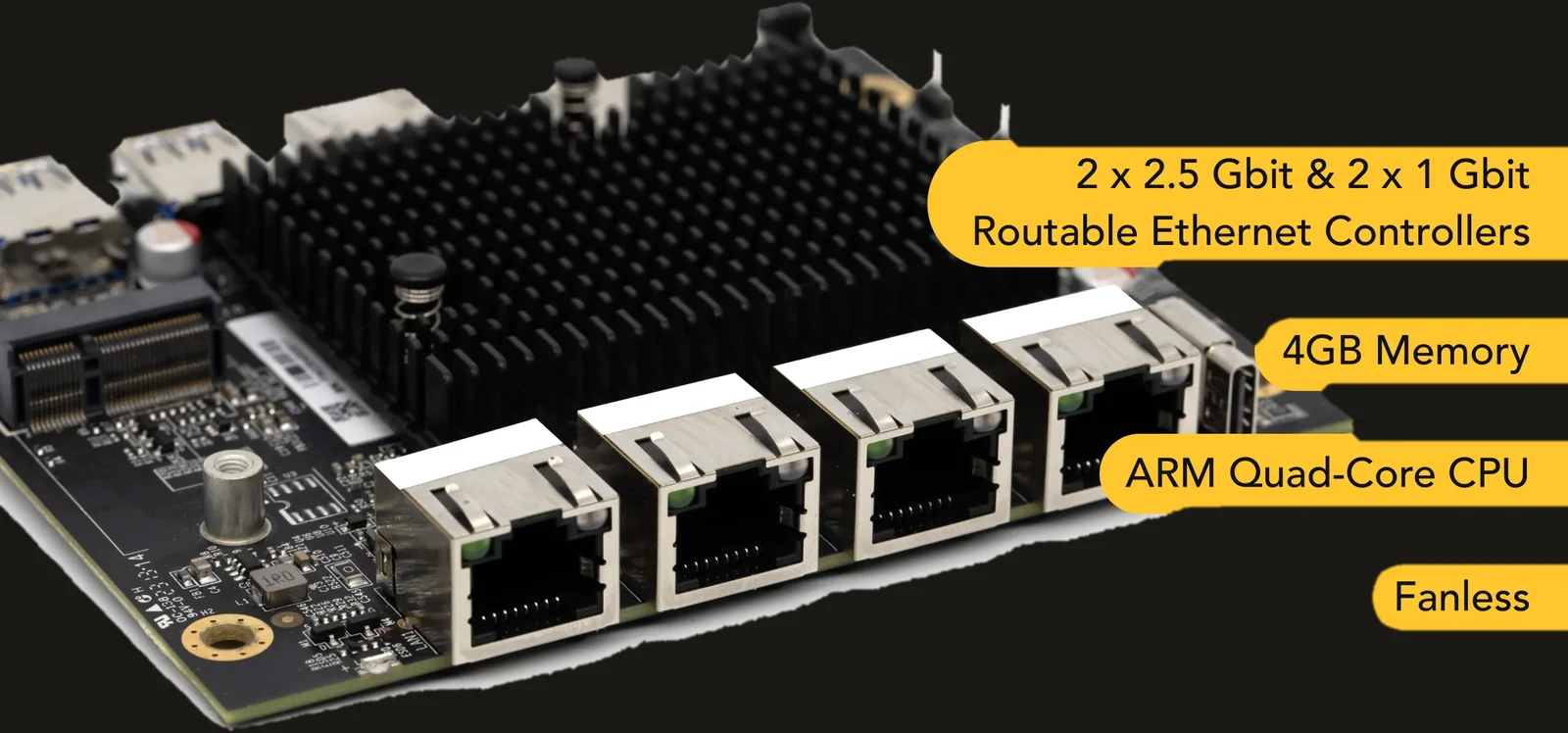 Firewalla Gold SE printplaat van dichtbij, met de belangrijkste specificaties: 2× 2.5G + 2× 1G ethernetpoorten, 4 GB geheugen, ARM quad-core CPU, fanless