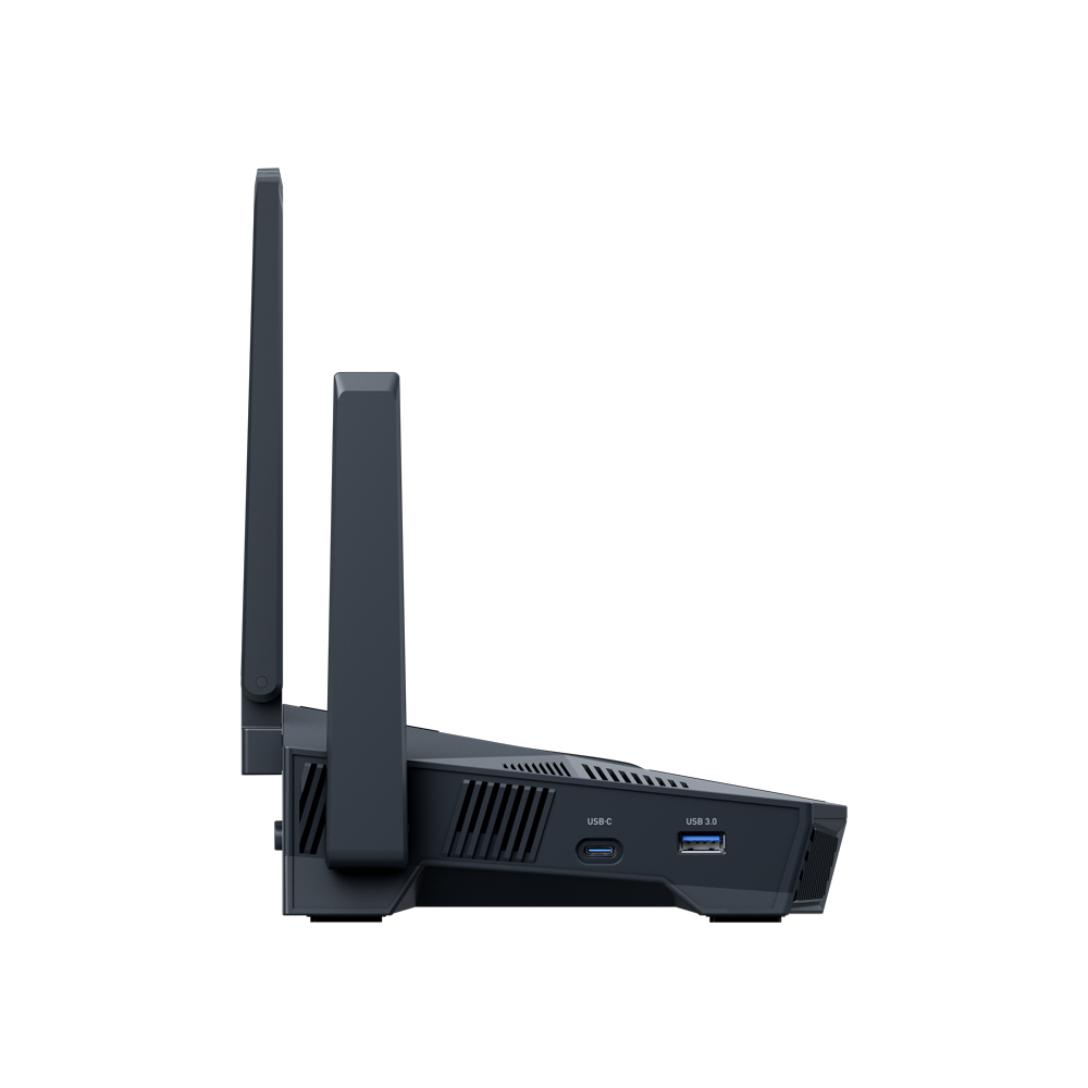 GL.iNet Flint 4 zijkant — USB-C en USB 3.0 poorten