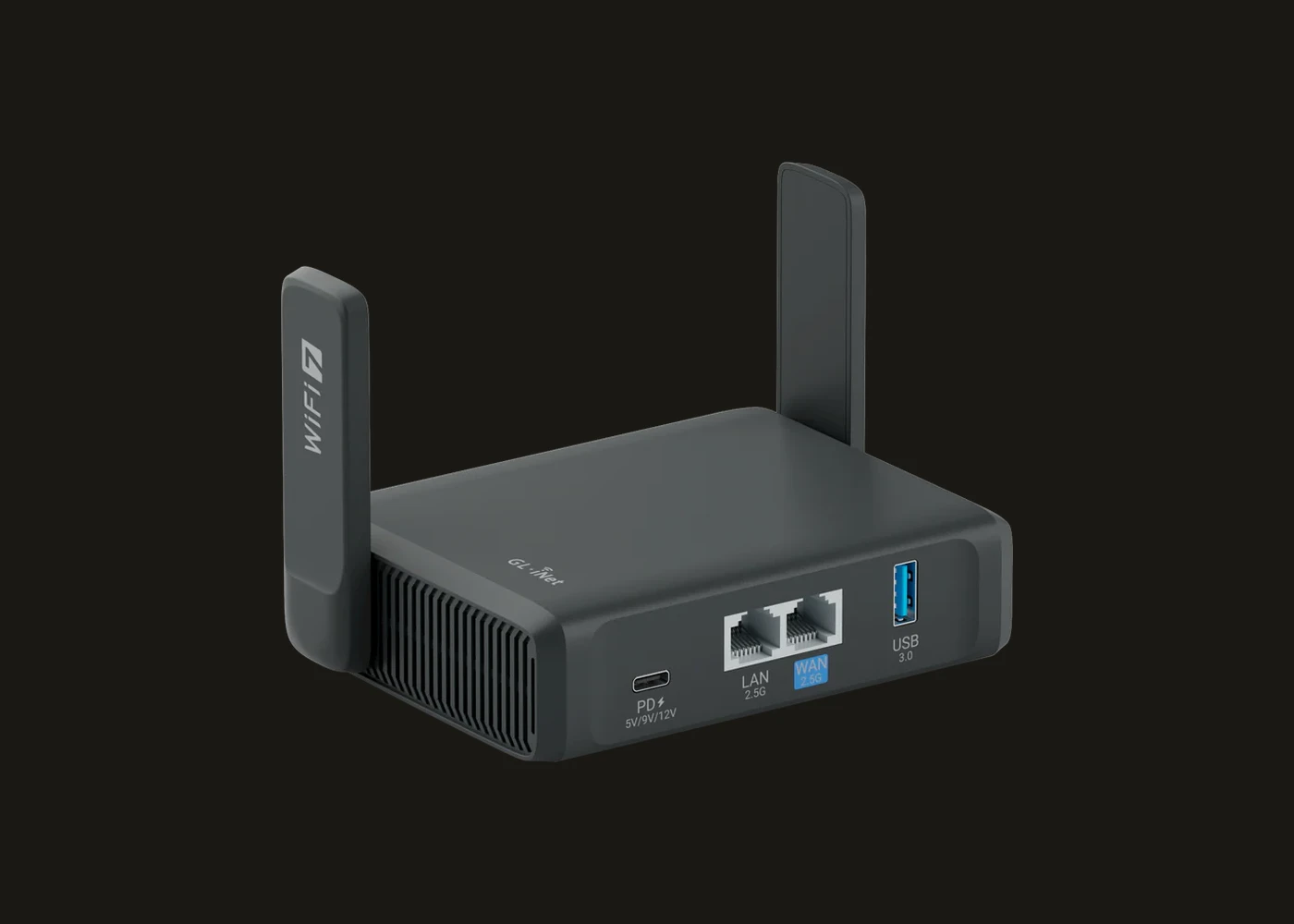 GL.iNet Slate 7 vooraanzicht met actief touchscreen en WiFi 7-logo op de antenne